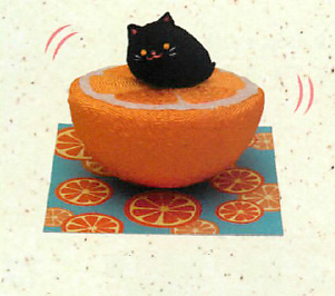 【新登場！日本製です！ほっこり可愛いちりめんの和小物！　ゆらゆらフルーツ(４種)】オレンジ