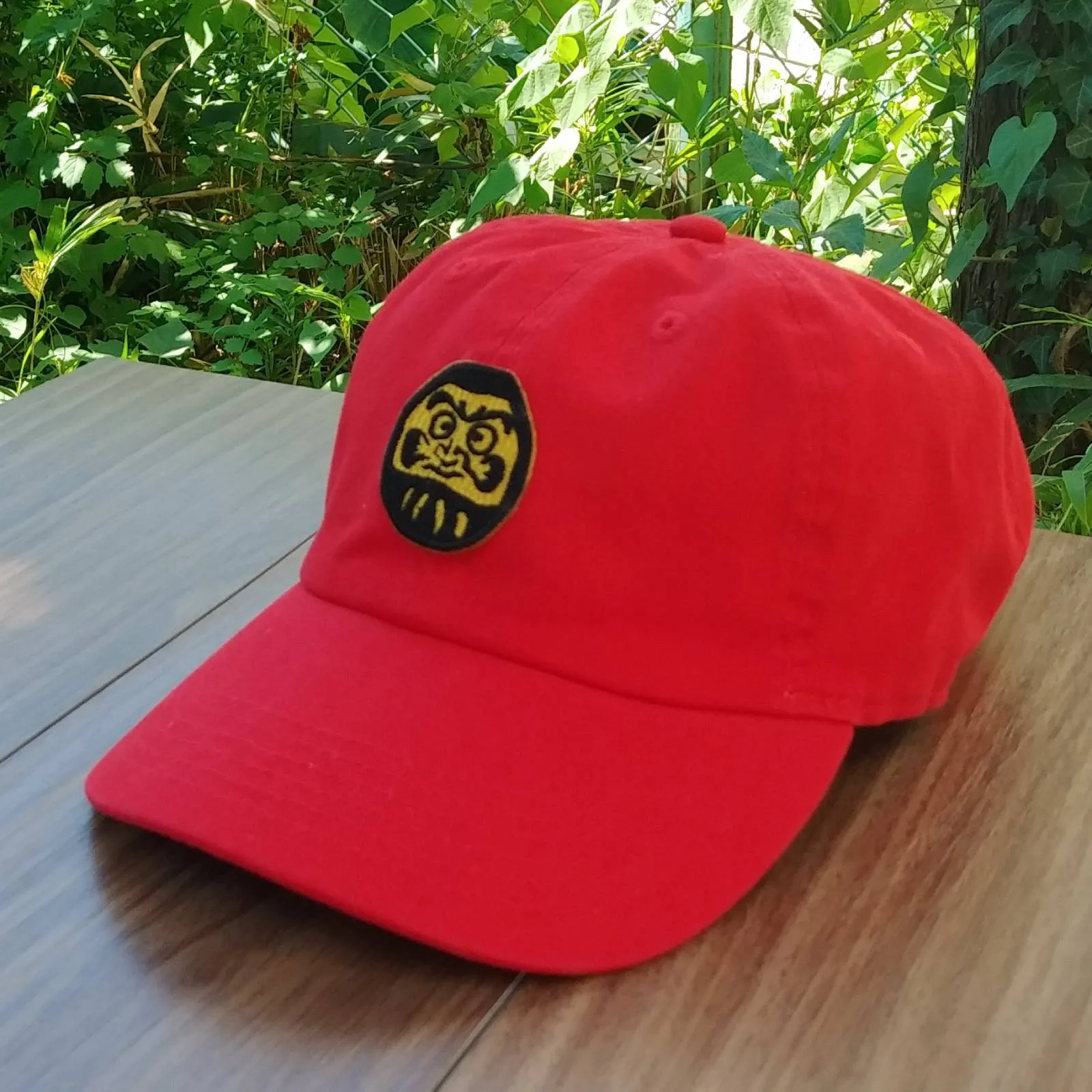 【インバウンド対策に！シンプルでかっこいい！だるまをあしらったキャップ！】DARUMA CAP レッド